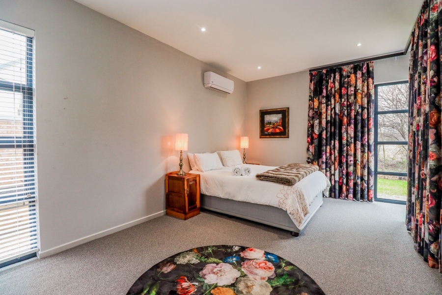 3 Bedroom Property for Sale in The Coves North West